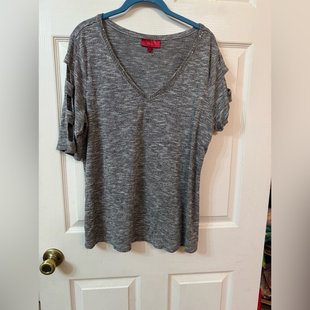 Jennifer Lopez knit shirt